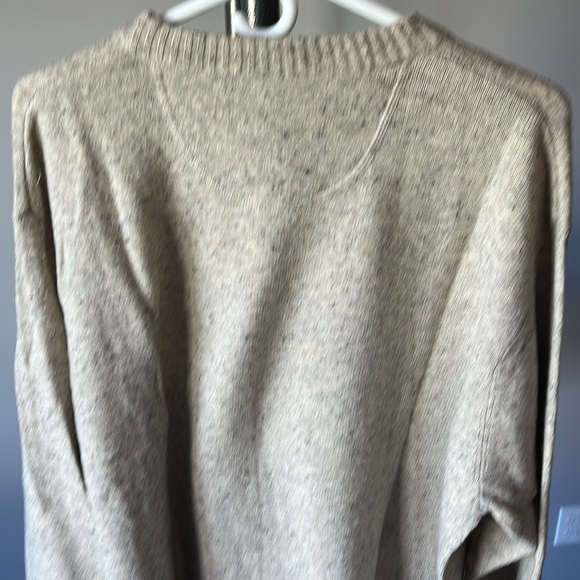 Woolrich sweater. Beige with hints of color throughout. Size 2XL - Picture 6 of 8